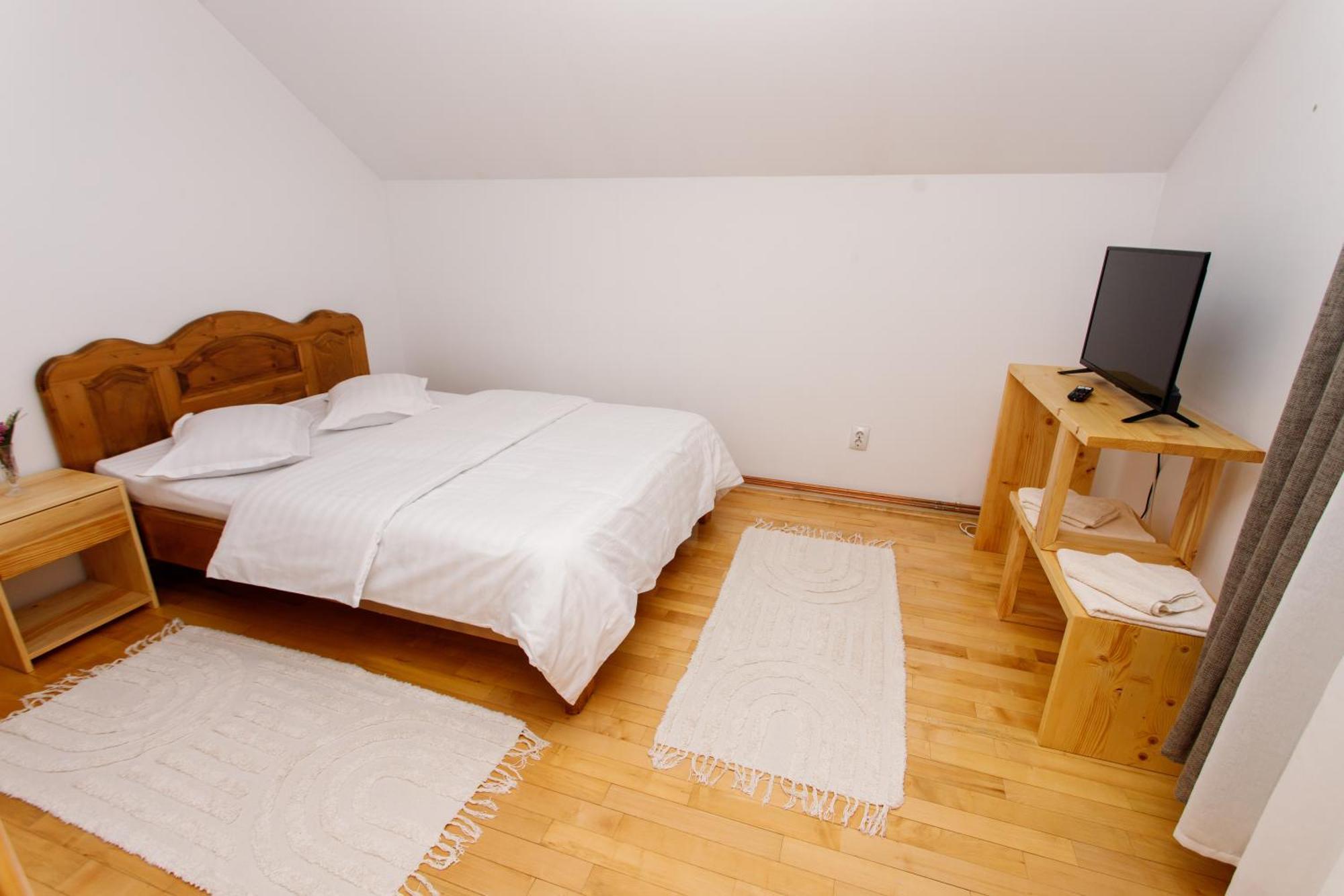 Casa Rumelia Paltineni Экстерьер фото