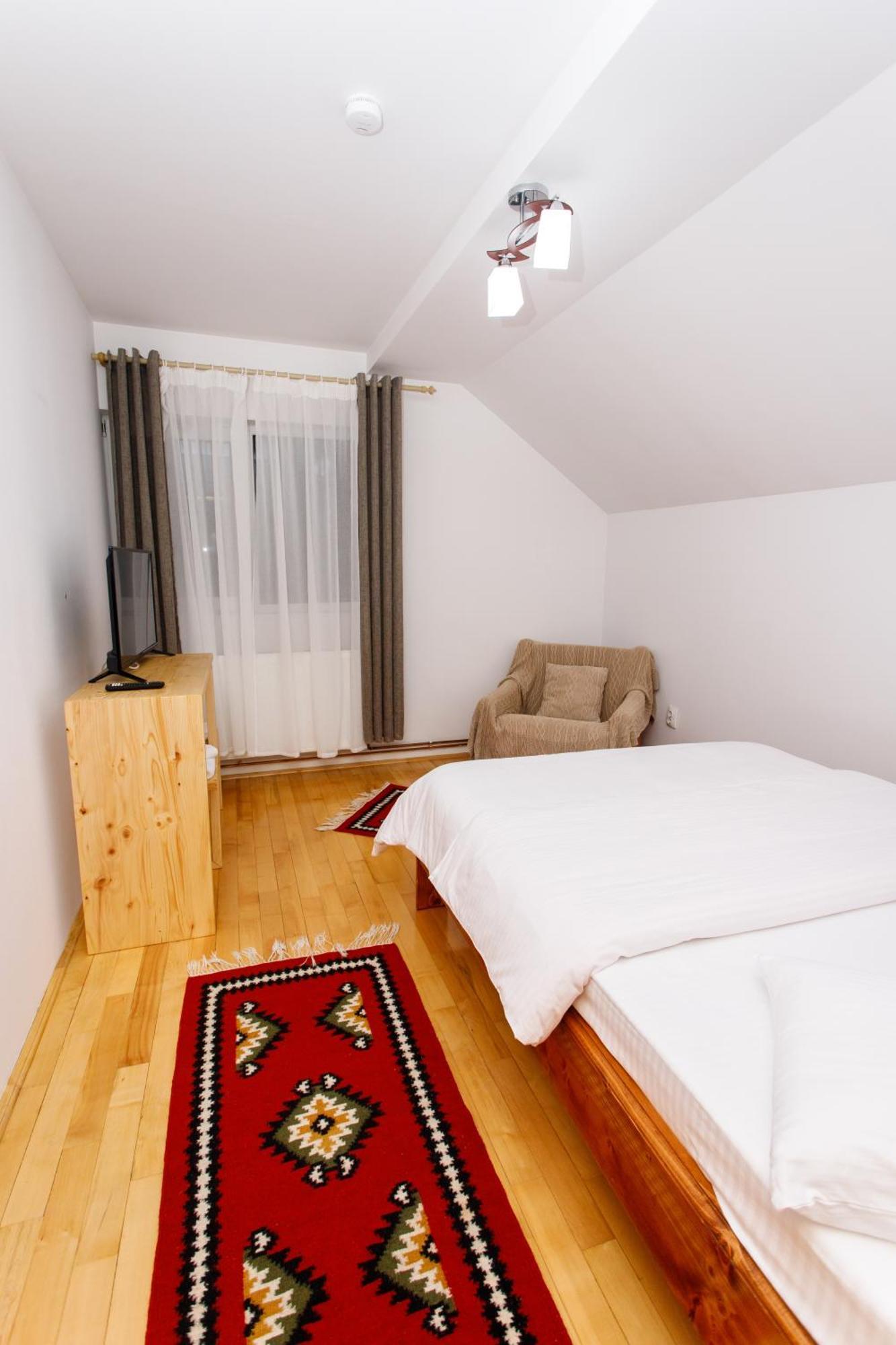 Casa Rumelia Paltineni Экстерьер фото